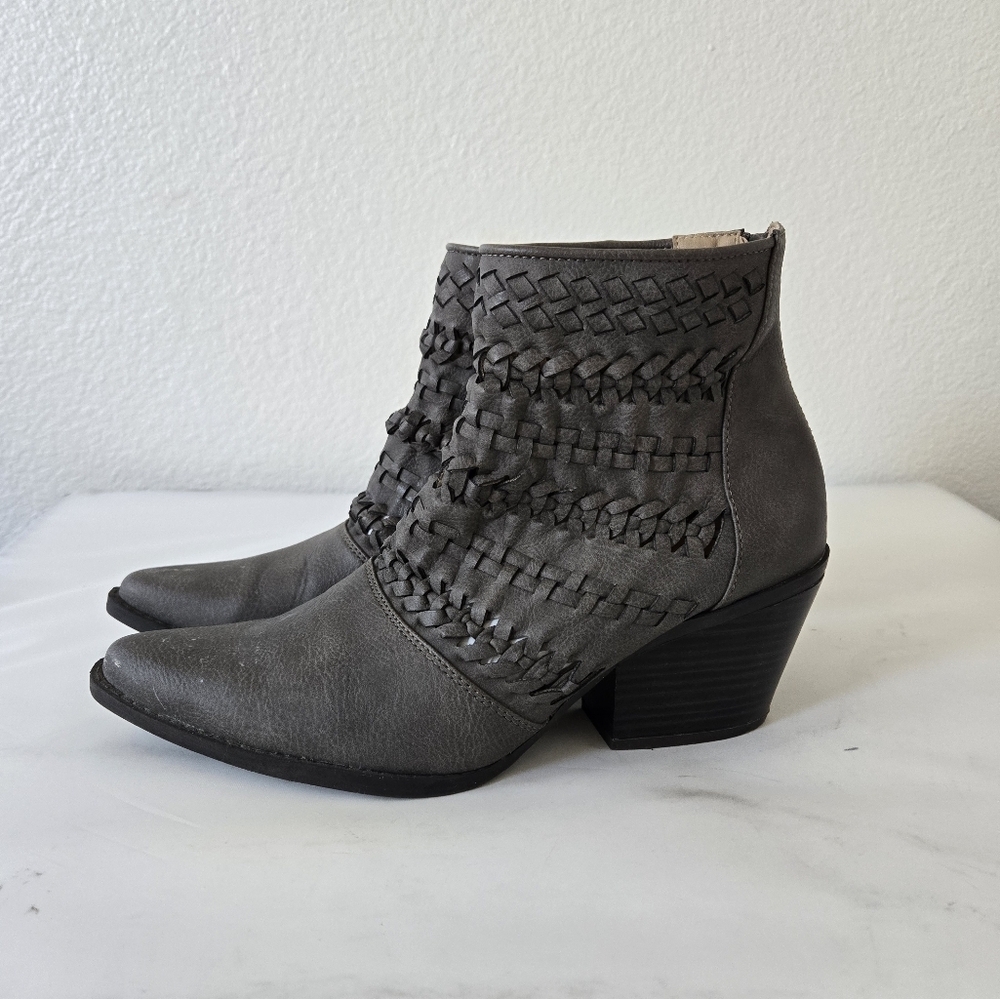 SEVEN DIALS Quinn Woven Western Cowgirl Ankle Booties Women's size 7.5